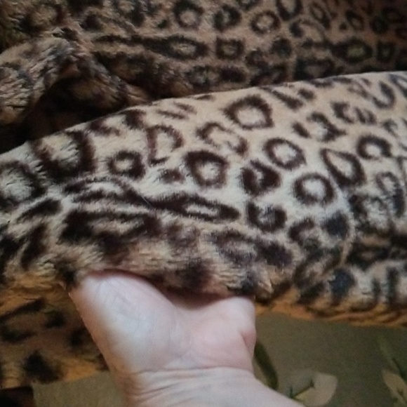 Oxford & Regant faux fur coat - Picture 5 of 9